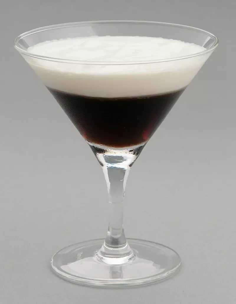 Descubre nuestro White Russian, un cóctel con personalidad propia