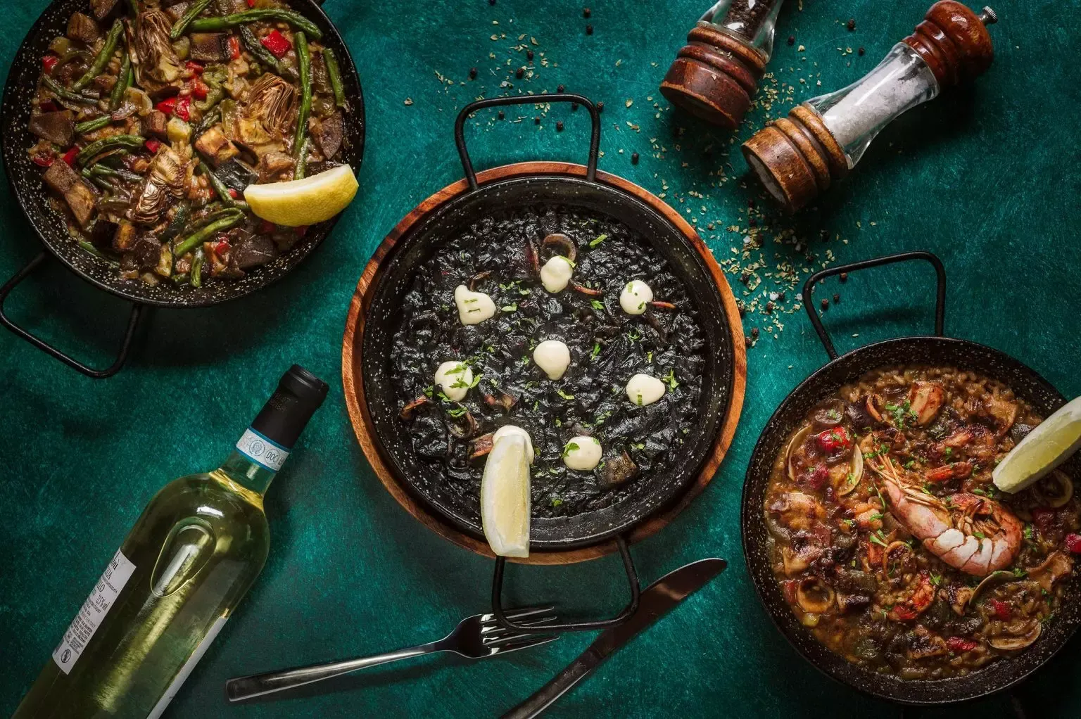 3 cosas que debes saber sobre la Paella de arroz negro